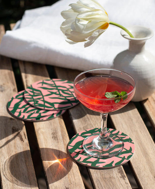 Kaislat tuulessa lasinalunen